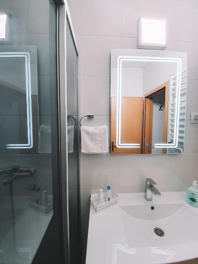 Duga Apartmani Kragujevac Buitenkant foto