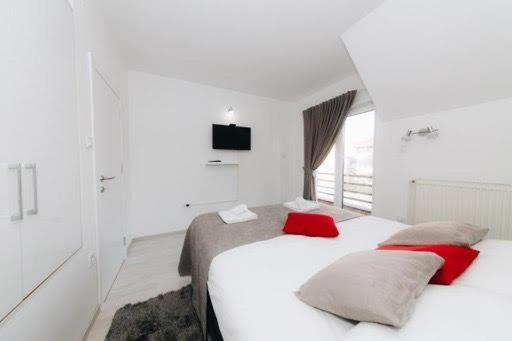 Duga Apartmani Kragujevac Buitenkant foto
